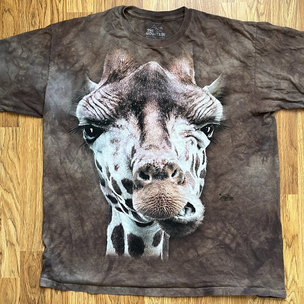 Giraffe The Mountain Shirt